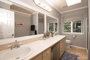 12117 Clearview Dr, Edmonds, WA 98026 - Photo 24