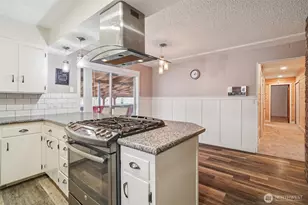 310 E Highland Dr, Arlington, WA 98223 - Photo 12