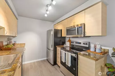 820 3rd Avenue #B204, Kirkland, WA 98033 - Photo 8