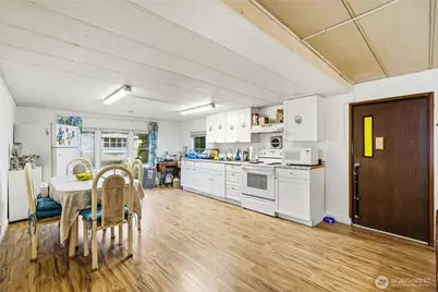 11330 E Riverside Drive #25, Bothell, WA 98011 - Photo 8