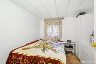 11330 E Riverside Dr, Bothell, WA 98011 - Photo 16