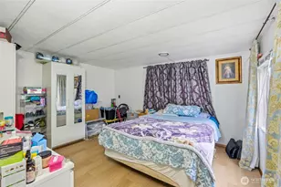 11330 E Riverside Dr, Bothell, WA 98011 - Photo 14