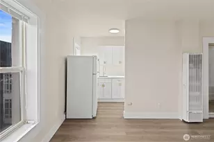 321 Broadway E, Seattle, WA 98102 - Photo 10