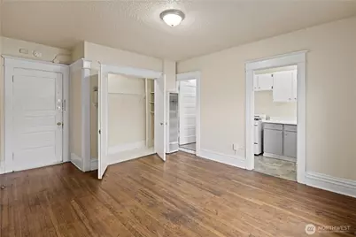 321 Broadway E, Seattle, WA 98102 - Photo 20