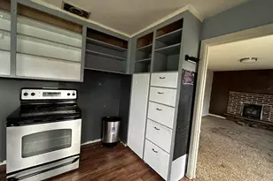 703 117th St S, Tacoma, WA 98444 - Photo 2