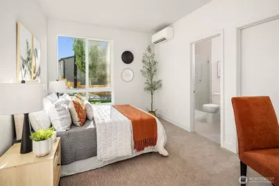 4572 22nd Avenue SW, Seattle, WA 98106 - Photo 4