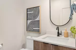 637 18th Ave W, Kirkland, WA 98033 - Photo 12