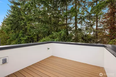 10817 11th Avenue NE #B, Seattle, WA 98125 - Photo 16