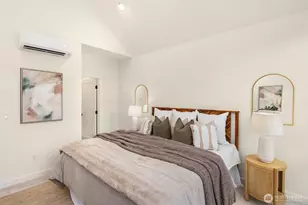 10817 11th Ave NE, Seattle, WA 98125 - Photo 12