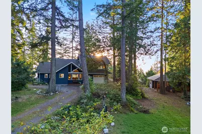 7404 Holiday Boulevard, Anacortes, WA 98221 - Photo 8