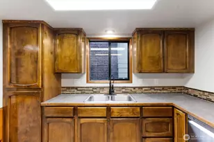 3004 Oak St, Longview, WA 98632 - Photo 8