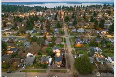 9003 30th Avenue SW, Seattle, WA 98126 - Photo 4