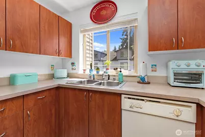 20800 72nd Avenue W #202, Edmonds, WA 98026 - Photo 10