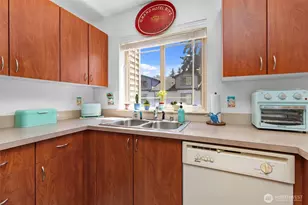 20800 72nd Ave W, Edmonds, WA 98026 - Photo 10