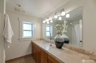 225 Ward St, Seattle, WA 98109 - Photo 28