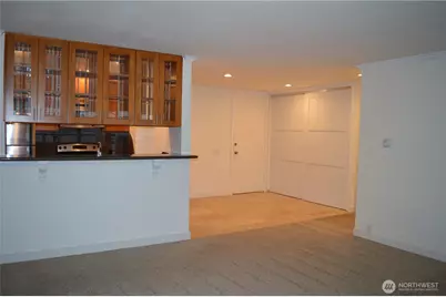 6401 Lake Washington Boulevard NE #303, Kirkland, WA 98033 - Photo 1