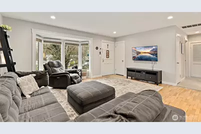 4915 Dogwood Drive, Everett, WA 98203 - Photo 8