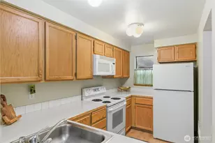 9606 NE 121st Ln, Kirkland, WA 98034 - Photo 12