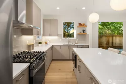 10174 NE 113th Place, Kirkland, WA 98033 - Photo 8