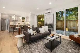 10174 NE 113th Pl, Kirkland, WA 98033 - Photo 2