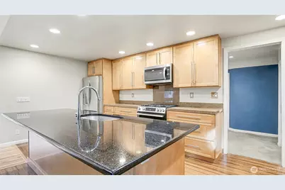 6201 Island Crest Way, Mercer Island, WA 98040 - Photo 10