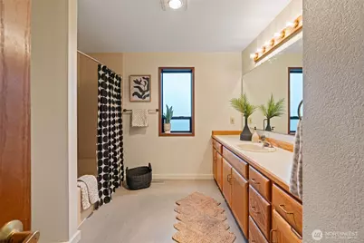 6008 Indian Trail NE, Tacoma, WA 98422 - Photo 16