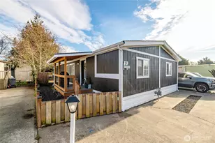 700 NW Crosby Ave, Oak Harbor, WA 98277 - Photo 1