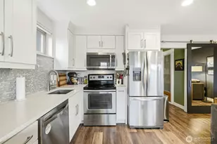 2703 Boylston Ave E, Seattle, WA 98102 - Photo 12