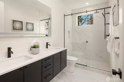 817 18th Avenue W, Kirkland, WA 98033 - Photo 16