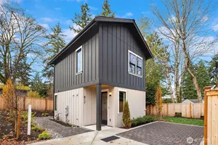 817 18th Ave W, Kirkland, WA 98033 - Photo 1