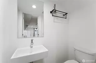 909 Hiawatha Pl S, Seattle, WA 98144 - Photo 12