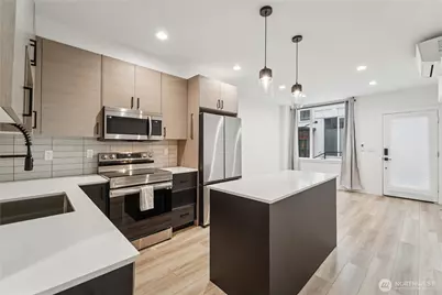 909 Hiawatha Pl S #B, Seattle, WA 98144 - Photo 10