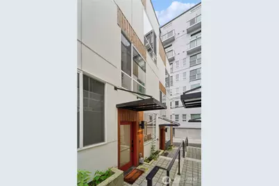 909 Hiawatha Pl S #B, Seattle, WA 98144 - Photo 2