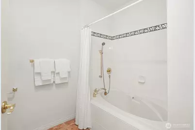 12439 NE Totem Lake Way #106, Kirkland, WA 98034 - Photo 18