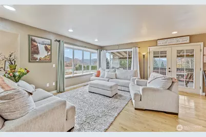 809 N Kenroy Terrace, East Wenatchee, WA 98802 - Photo 4