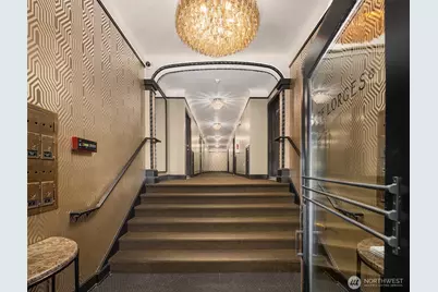325 Harvard Avenue E #302, Seattle, WA 98102 - Photo 2