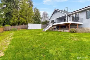 12760 Country Club Pl, Burlington, WA 98233 - Photo 30