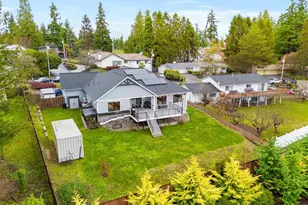 12760 Country Club Pl, Burlington, WA 98233 - Photo 32