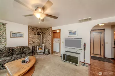 19516 SE 324th Street, Kent, WA 98042 - Photo 14