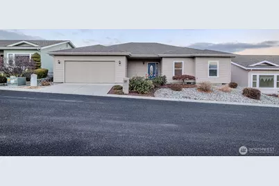 1830 Heritage Drive, Wenatchee, WA 98801 - Photo 2