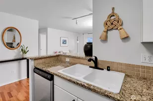 323 Queen Anne Ave N, Seattle, WA 98109 - Photo 10