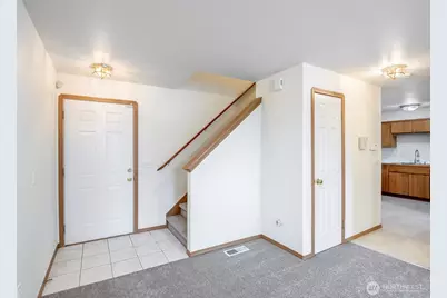 808 13th Street SE #E, Puyallup, WA 98372 - Photo 4
