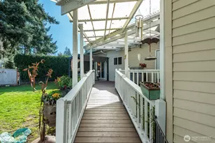 326 Prestwick Dr, Camano Island, WA 98282 - Photo 8