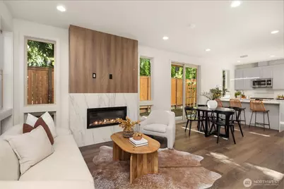 641 18th Avenue W, Kirkland, WA 98033 - Photo 2