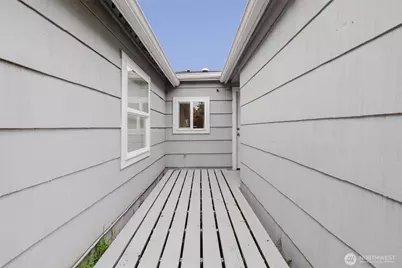 2805 NE Bowen Street, Bremerton, WA 98310 - Photo 28