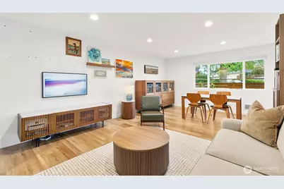 335 Heather Road #208, Everett, WA 98203 - Photo 2