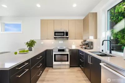 2817 Franklin Avenue E #B, Seattle, WA 98102 - Photo 4