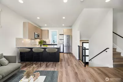 2817 Franklin Avenue E #B, Seattle, WA 98102 - Photo 2