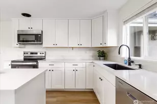 350 NE 7th Ave, Oak Harbor, WA 98277 - Photo 4