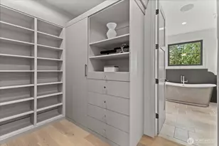 10789 SE 10th St, Bellevue, WA 98004 - Photo 18